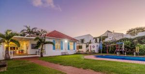 Gallery image of A Whale's Tale Beach House in Amanzimtoti