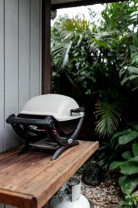 Taman di luar Alcorn Garden Studio - Dog friendly 2 mins walk to beach