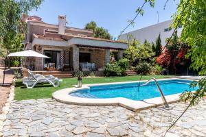 Gran Chalet céntrico con piscina y bbq privada a 5 minutos playa