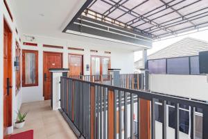 Gallery image of Urbanview Hotel One Family Maribaya by RedDoorz in Lembang