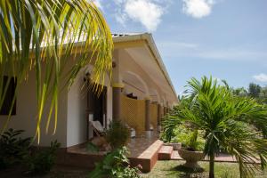 Imagen de la galería de Etoile Labrine Guest House, en La Digue