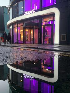 a city street filled with lots of buildings at YOTEL Glasgow in Glasgow