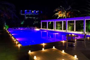 The swimming pool at or close to TRYP by Wyndham Corfu Dassia