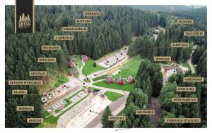 eine Karte eines Parks mit Bäumen und Gebäuden in der Unterkunft Erzgebirgsidyll in Breitenbrunn