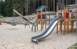 Детская игровая зона в Erzgebirgsidyll Breitenbrunn - Waldhaus +43 фотографии