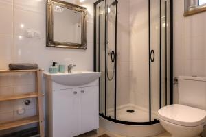 Łazienka w obiekcie Apartamenty Kuracyjna