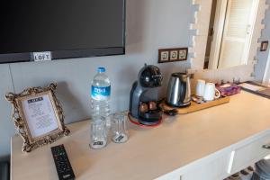 Coffee and tea making facilities at Ölüdeniz Loft - Adults Only