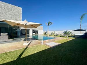 Πισίνα στο ή κοντά στο Villa softsun