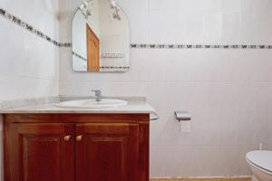 Koupelna v ubytování Casa El Cardon B1 + 21 fotografií