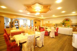 Predel za sedenje v nastanitvi Hotel Rösch