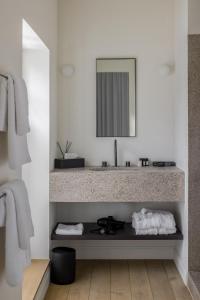 Koupelna v ubytování Hotel Nenuphar + 32 fotografií