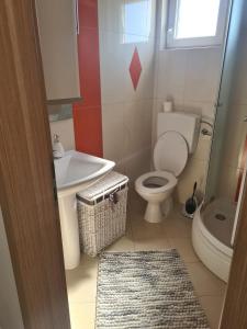 Koupelna v ubytování Apartmani Ruzmarin