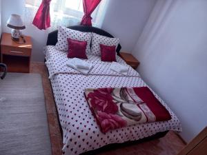Letto o letti in una camera di Apartmani Sobe Sljivancanin