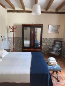 Postel nebo postele na pokoji v ubytování Casa rural Laguna Herrera + 18 fotografií