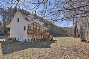 Gallery image of Charming Murphy House with Deck and River Views! in Murphy