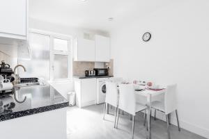 Foto de la galería de Charming 3-Bed Apartment in Romford en Romford