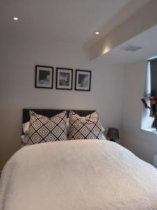 Gallery image of Whole apartment 5 mins to East Croydon & concierge in London