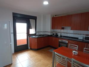 A kitchen or kitchenette at VuT EL NEGRILLO 15 VUT-LE-413