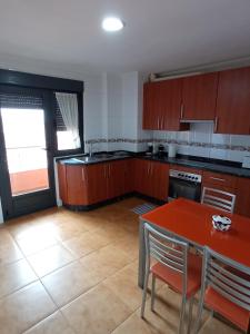 A kitchen or kitchenette at VuT EL NEGRILLO 15 VUT-LE-413