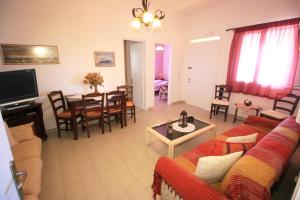 Кът за сядане в Villa Takis on Pelekas beach Apartment B with sea view