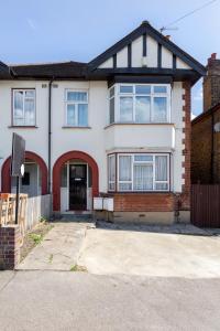Gallery image of Charming 3-Bed Apartment in Romford in Romford