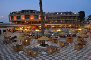 Restaurace v ubytování Elamir Resort Hotel