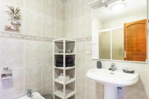 Kúpeľňa v ubytovaní ALCALA Perfect Stay by Sunkeyrents