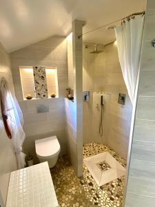 Ένα μπάνιο στο Carnetin Le Parc, Gite et B&B +18 φωτογραφίες