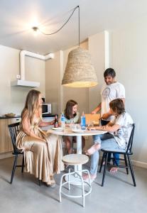 CoirónにあるApartamentos Denaのギャラリーの写真