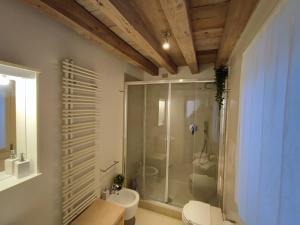 A bathroom at Romantic Sky Apartment