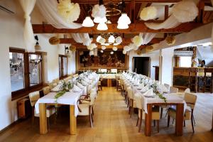 Restaurace v ubytování Hotel Farma Vysoká