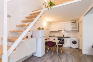 A kitchen or kitchenette at That's a Mole by Wonderful Italy