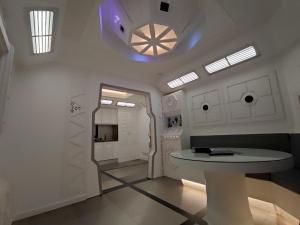Kuchyň nebo kuchyňský kout v ubytování Space Lodge, vaisseau spatial - jeu type escape game