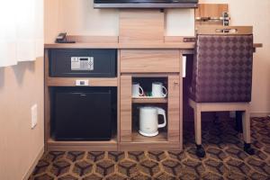 Kuchyň nebo kuchyňský kout v ubytování Hotel WBF Namba Motomachi