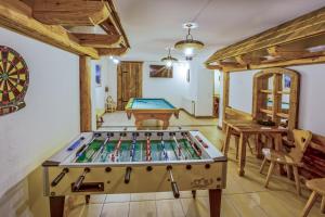 Biliár nebo kulečník v ubytování Gasthaus Auwirt