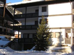 APPARTAMENTO VALENTINI during the winter