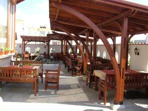 Galeriebild der Unterkunft Family Hotel St. Constantine and Helena in Iwajlowgrad + 16 Fotos