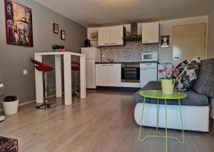 Kuchyňa alebo kuchynka v ubytovaní Apartman Nola