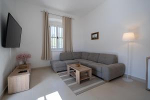 Gallery image of Seafront apartment Marina in Jelsa