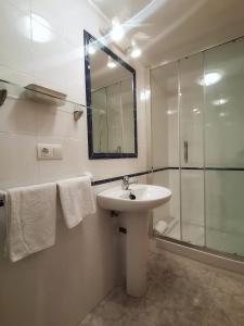 A bathroom at Valle la Fuente Még 32 kép