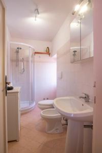Koupelna v ubytování CASA NEL BORGO + 12 fotografií