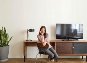 TV a/nebo společenská místnost v ubytování ROOST Midtown