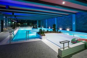 Bazén v ubytování Ylläs Saaga Ski Chalets 2 nebo v jeho okolí