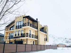 Το Besami Hotel τον χειμώνα