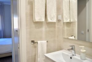 Vannituba majutusasutuses Villa ELTAEL - Daniel Apartment - Beach & Near Several Golf Courses +51 fotot