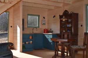 Köök või kööginurk majutusasutuses Ogród Shinrin Yoku (Haru) Odpoczynek w Lesie