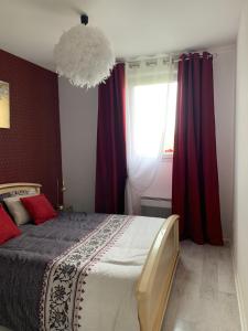 Postel nebo postele na pokoji v ubytování Comme à la maison - Chambre double chez habitant près de Toulouse
