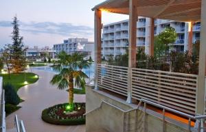 O grădină în afara Atlantis Resort Sea View