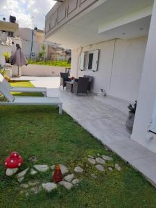 A garden outside Sunrise Apartment 2