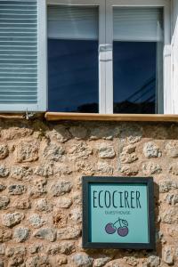 Certifikát, hodnocení, plakát nebo jiný dokument vystavený v ubytování Ecocirer Guest House